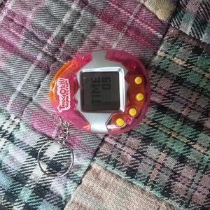 Tamagotchi toy Y2K